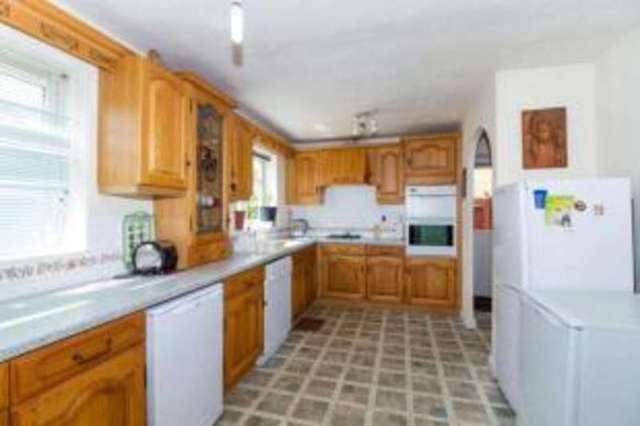  Image of 4 Bedroom Detached for sale at Kettering Northamptonshire Barton Seagrave, NN15 6GN