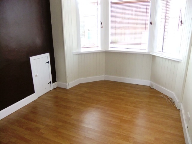  Image of 2 Bedroom Flat to rent at Dunfermline Fife Fife, KY12 0BS