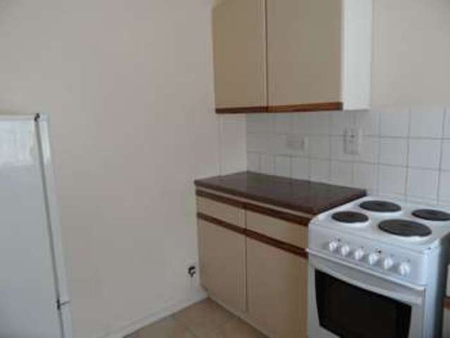  Image of 2 Bedroom Flat to rent at Benyon Path  South Ockendon, RM15 6PE