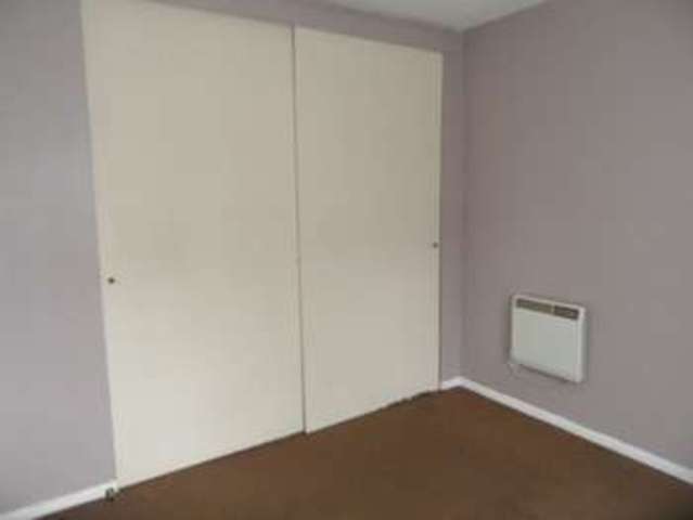  Image of 2 Bedroom Flat to rent at Benyon Path  South Ockendon, RM15 6PE