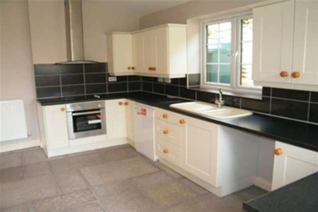  Image of 2 Bedroom Detached to rent at Honiton, EX14 9QT
