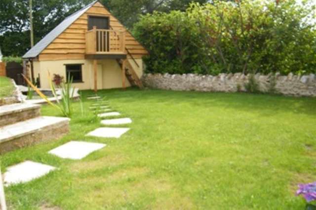  Image of 2 Bedroom Detached to rent at Honiton, EX14 9QT