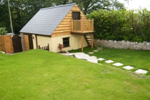  Image of 2 Bedroom Detached to rent at Honiton, EX14 9QT