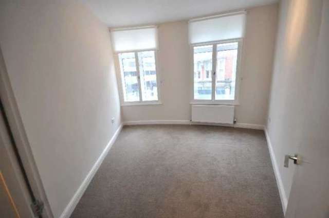  Image of 2 Bedroom Flat to rent at London, NW1 3AD