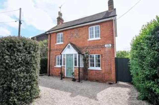  Image of 3 Bedroom Detached for sale at Windmill Road Mortimer Common Reading, RG7 3RN