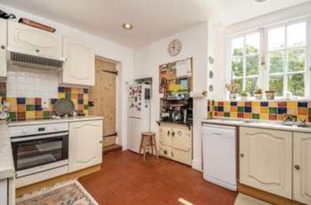  Image of 3 Bedroom Detached for sale at Windmill Road Mortimer Common Reading, RG7 3RN