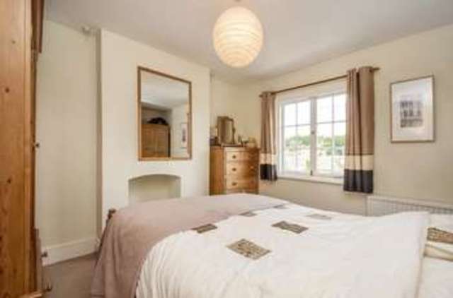  Image of 3 Bedroom Detached for sale at Windmill Road Mortimer Common Reading, RG7 3RN