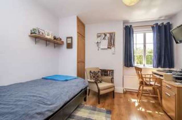 Image of 3 Bedroom Detached for sale at Windmill Road Mortimer Common Reading, RG7 3RN
