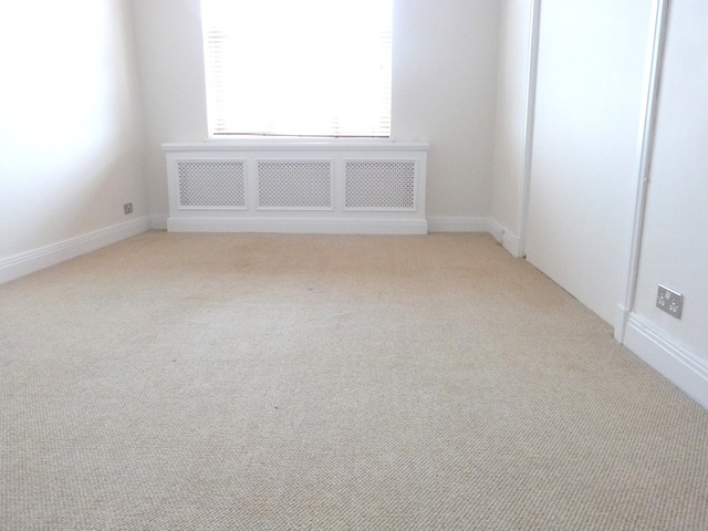  Image of 3 Bedroom Apartment to rent at London, NW11 9PR