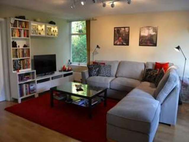  Image of 2 Bedroom Apartment to rent at Linkway Crowthorne Crowthorne, RG45 6EU