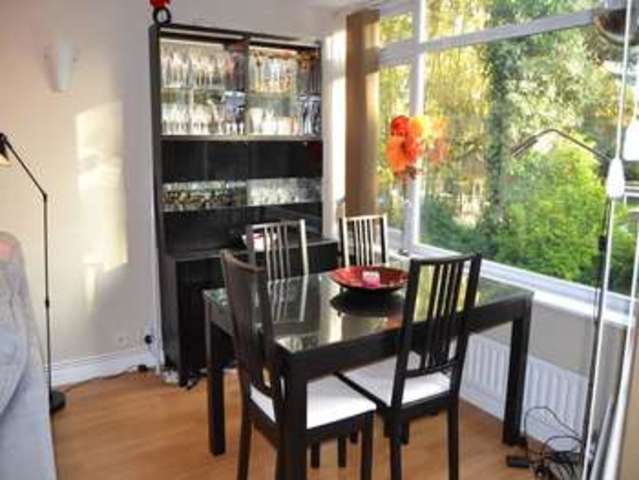  Image of 2 Bedroom Apartment to rent at Linkway Crowthorne Crowthorne, RG45 6EU