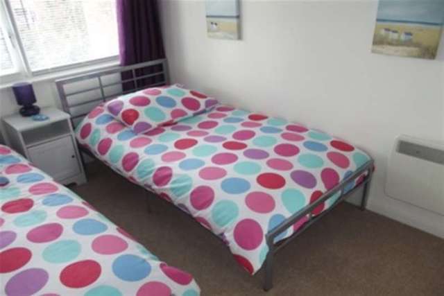  Image of 2 Bedroom Maisonette to rent at Christchurch, BH23 5JU