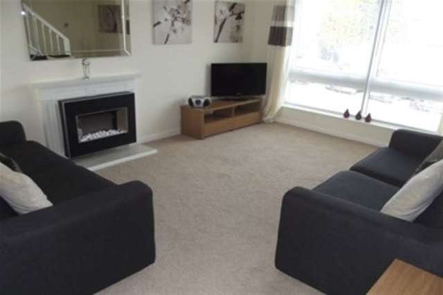 Image of 2 Bedroom Maisonette to rent at Christchurch, BH23 5JU