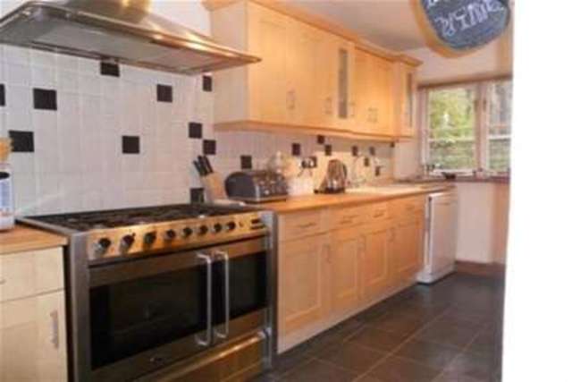  Image of 2 Bedroom Detached to rent at Wakefield, WF1 5SN