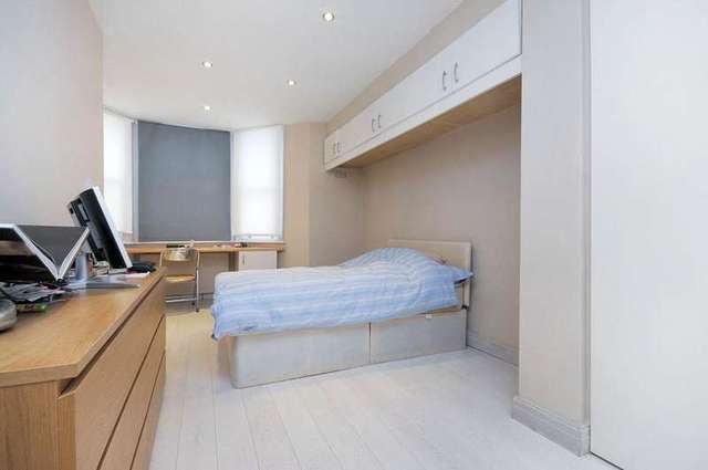  Image of 2 Bedroom Flat to rent at Belsize Park London Belsize Park, NW3 4NS