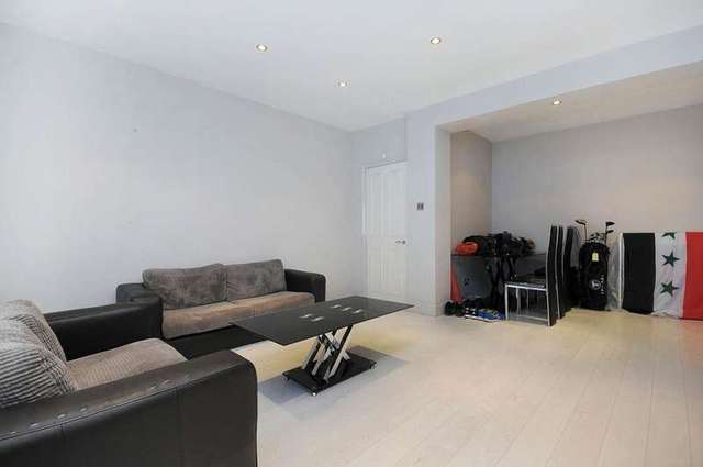  Image of 2 Bedroom Flat to rent at Belsize Park London Belsize Park, NW3 4NS