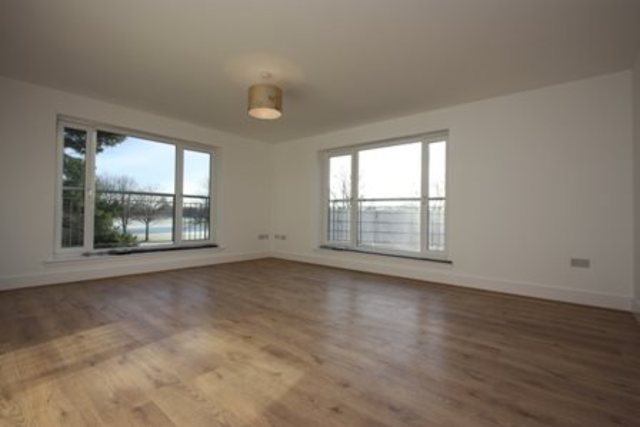  Image of 3 Bedroom Flat to rent at Corstorphine Edinburgh Edinburgh, EH12 7FA