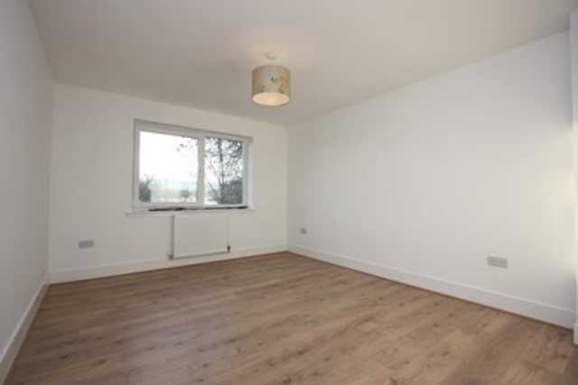  Image of 3 Bedroom Flat to rent at Corstorphine Edinburgh Edinburgh, EH12 7FA