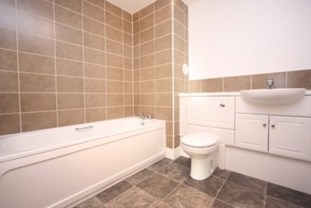  Image of 3 Bedroom Flat to rent at Corstorphine Edinburgh Edinburgh, EH12 7FA