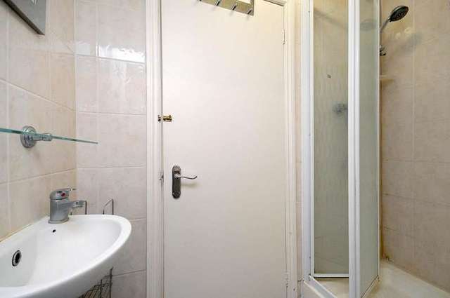  Image of Flat to rent at Swiss Cottage London Belsize Park, NW3 5DX