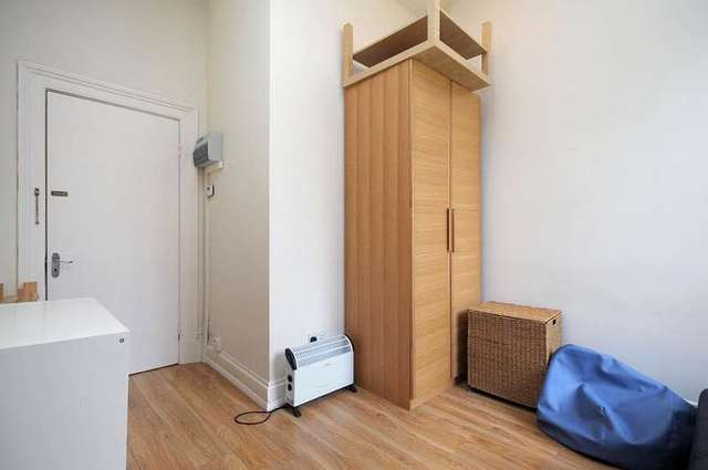  Image of Flat to rent at Swiss Cottage London Belsize Park, NW3 5DX