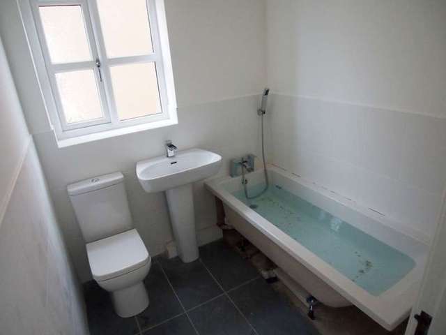  Image of 3 Bedroom Detached to rent at Moreton, CH46 1SU