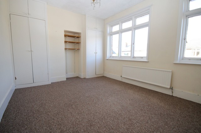  Image of 2 Bedroom Detached to rent at Chichester, PO19 7UY