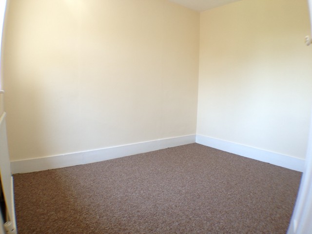  Image of 2 Bedroom Detached to rent at Chichester, PO19 7UY