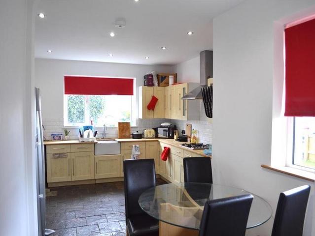  Image of 2 Bedroom Flat for sale at Hammersmith  London, W6 0DH