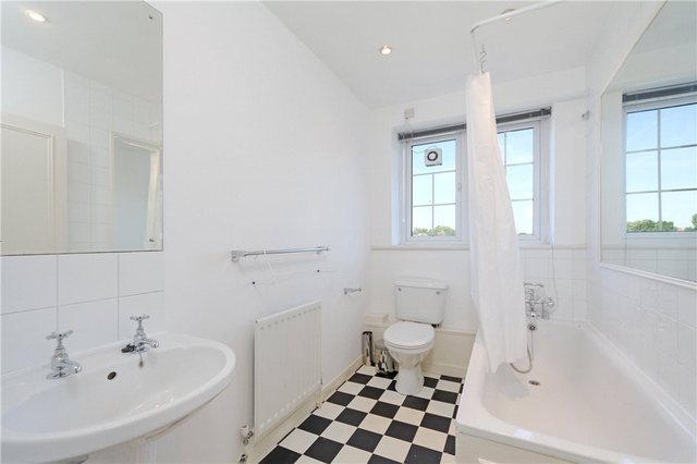  Image of 4 Bedroom Property to rent at Broxholme House  Harwood Road, SW6 4AA