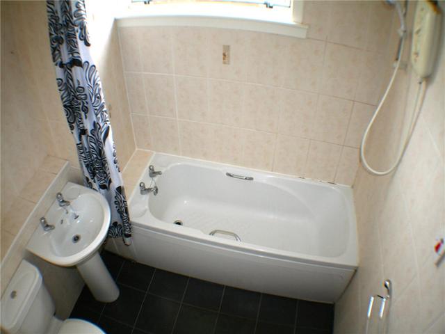  Image of 2 Bedroom Flat to rent at Charleston Dundee Dundee, DD2 4AB