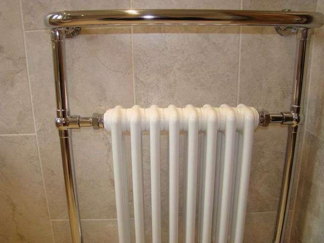  Image of 2 Bedroom Flat to rent at Narford Road  London, E5 8RD