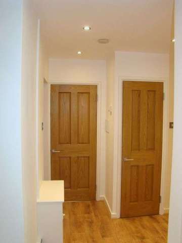  Image of 2 Bedroom Flat to rent at Narford Road  London, E5 8RD