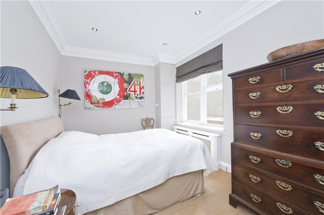  Image of 2 Bedroom Flat for sale at Earls Court Square  London, SW5 9DG