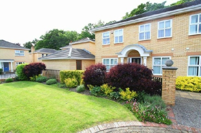  Image of 4 Bedroom Detached to rent at Southampton Hampshire Not specified, SO15 2RY