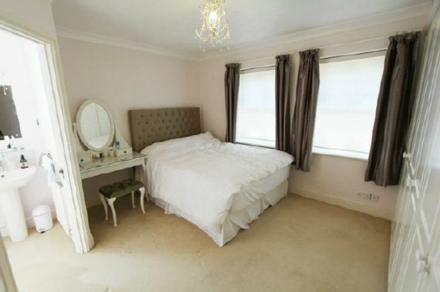  Image of 4 Bedroom Detached to rent at Southampton Hampshire Not specified, SO15 2RY
