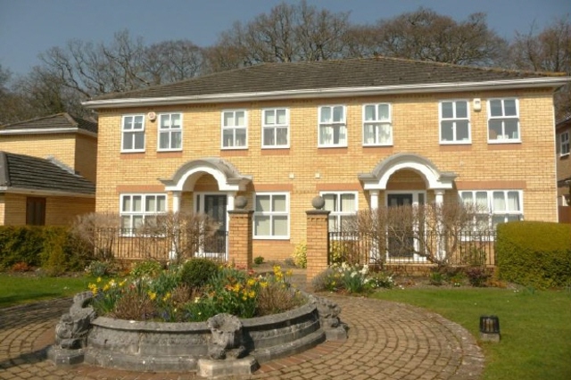  Image of 4 Bedroom Detached to rent at Southampton Hampshire Not specified, SO15 2RY