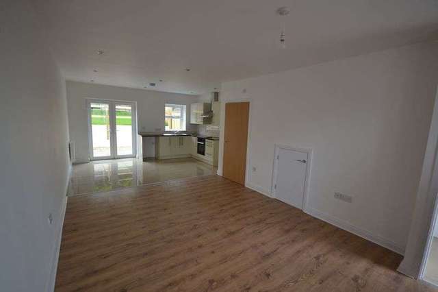  Image of 3 Bedroom Semi-Detached to rent at Ffordd Werdd Gorslas Llanelli, SA14 7NE