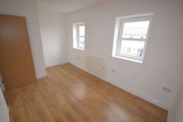  Image of 3 Bedroom Semi-Detached to rent at Ffordd Werdd Gorslas Llanelli, SA14 7NE