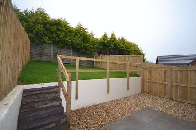  Image of 3 Bedroom Semi-Detached to rent at Ffordd Werdd Gorslas Llanelli, SA14 7NE