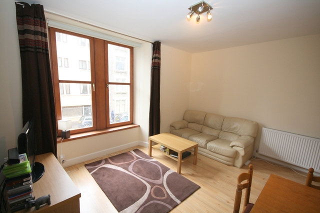  Image of 2 Bedroom Flat to rent at West End Dundee Dundee, DD1 5NZ