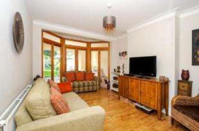  Image of 3 Bedroom Semi-Detached for sale at Chingford  Chingford, E4 7PN