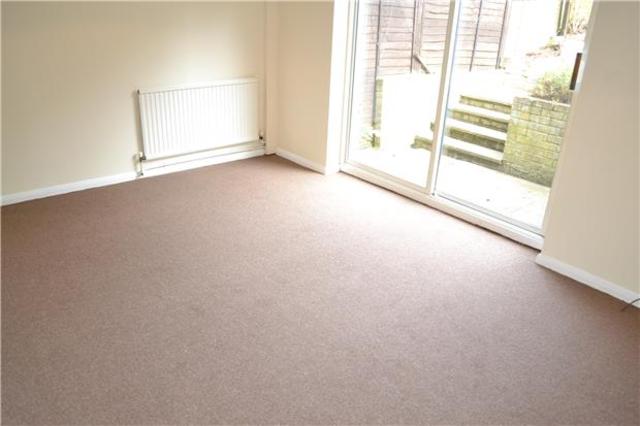  Image of 2 Bedroom Terraced to rent at East Sussex, TN35 5HW