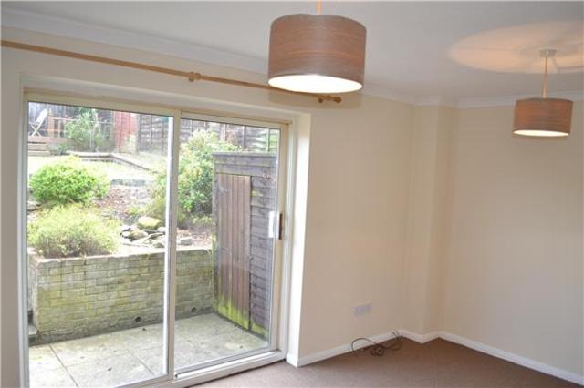  Image of 2 Bedroom Terraced to rent at East Sussex, TN35 5HW