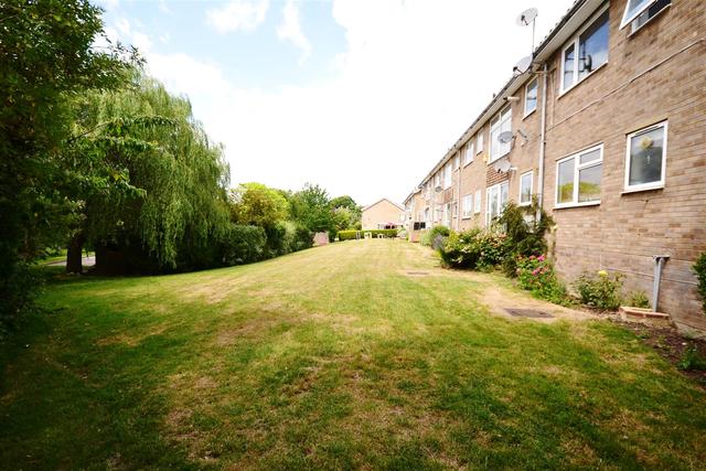  Image of 2 Bedroom Property to rent at East Finchley, N2 0QB