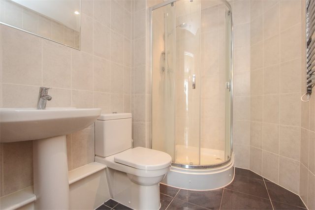  Image of 2 Bedroom Flat to rent at 12 Colnhurst Road  Watford, WD17 4BX