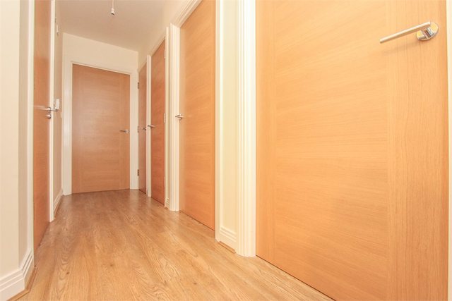  Image of 2 Bedroom Flat to rent at 12 Colnhurst Road  Watford, WD17 4BX