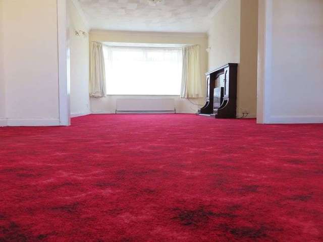  Image of 3 Bedroom Detached to rent at Hill Farm Way Southwick Brighton, BN42 4YG