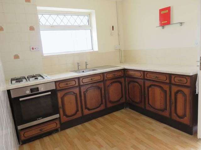  Image of 3 Bedroom Detached to rent at Hill Farm Way Southwick Brighton, BN42 4YG