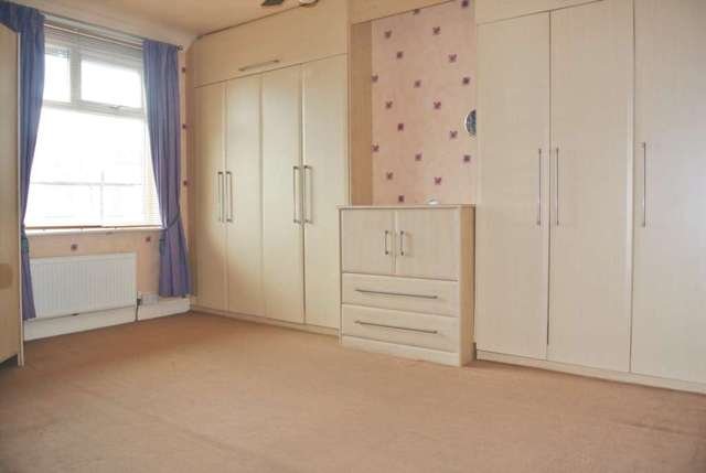  Image of 3 Bedroom Detached to rent at Jesmond Avenue  Blackpool, FY4 1EJ